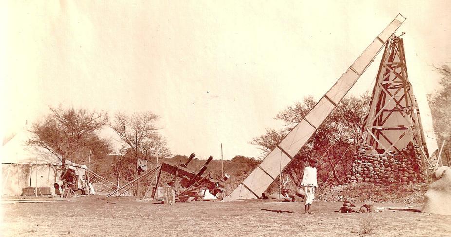 Eclipse Camp and Telescope at Jeur